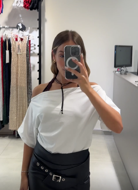 R6639 Remera manga corta hombro caído frunce