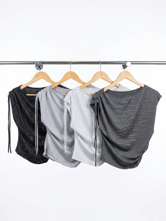 Z6723 Remera lurex frunce hombro