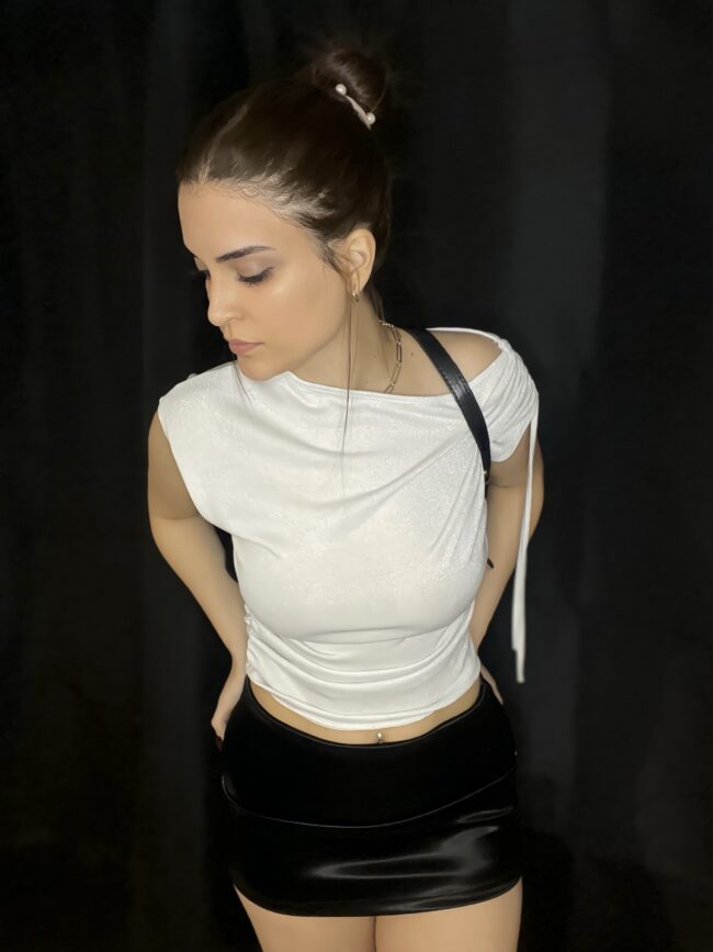 Z6723 Remera lurex frunce hombro