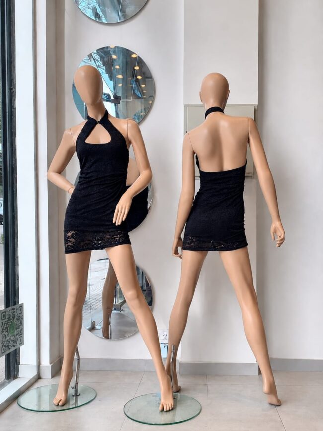 V7208 vest corto encaje escote