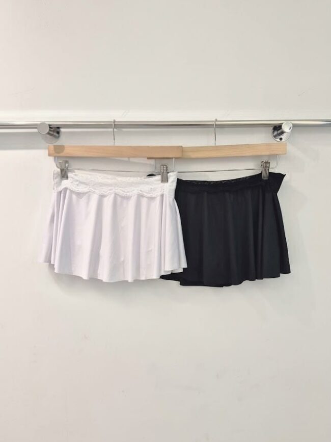F7243 Skort micron con Puntilla